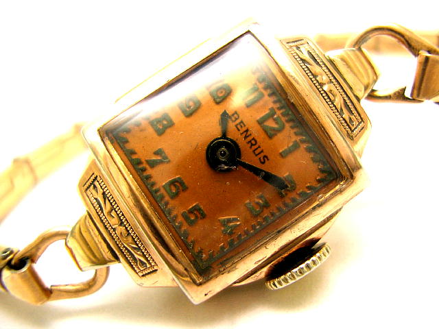 レディース・アンティーク腕時計のベンラス・手巻・イエローゴールド・フィールド・スクエア（電池式・クォーツ改造）が仕上がりました。 -  アンティーク・クロック
