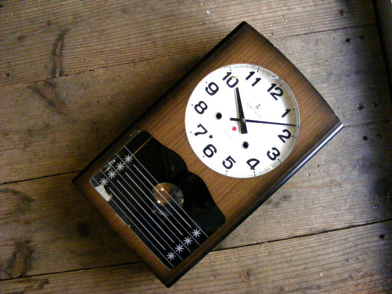 昭和30年代頃の古時計の愛知時計・30日巻・振り子時計（電池式